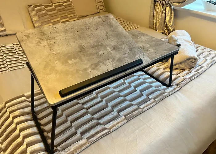 Fullers Modern And Stylish Room